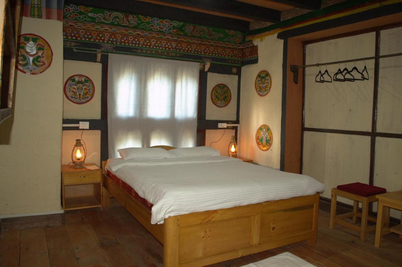 Ama'S Village Lodge Паро Экстерьер фото